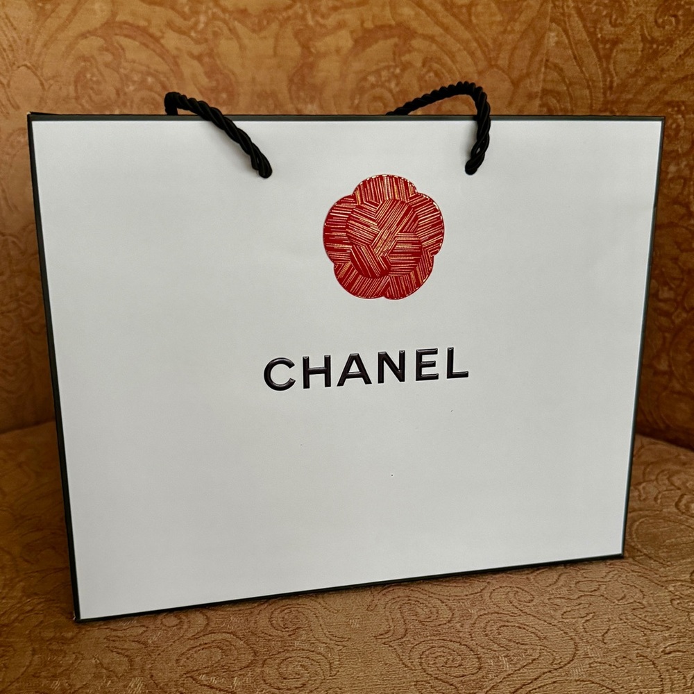 Chanel White Shopping Bag with Camellia